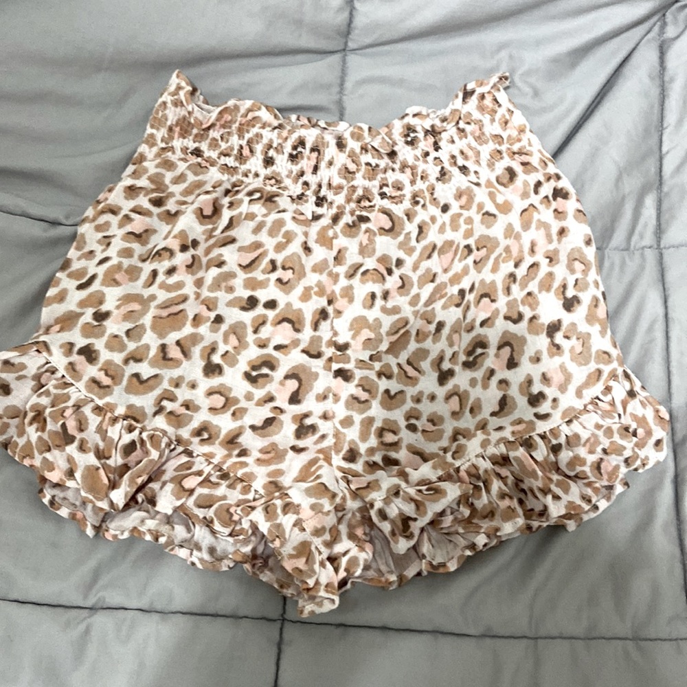 Gianni bini leopard shorts.